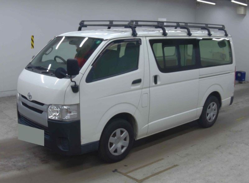  30637  TOYOTA HIACE  2017  