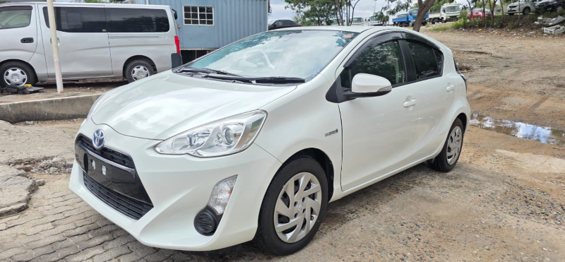  30640  TOYOTA AQUA  2017 