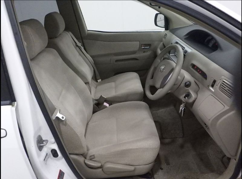  30646  TOYOTA RAUM  2004  