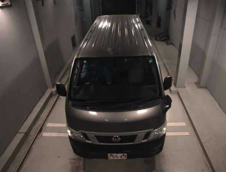  30648  NISSAN CARAVAN  2017  
