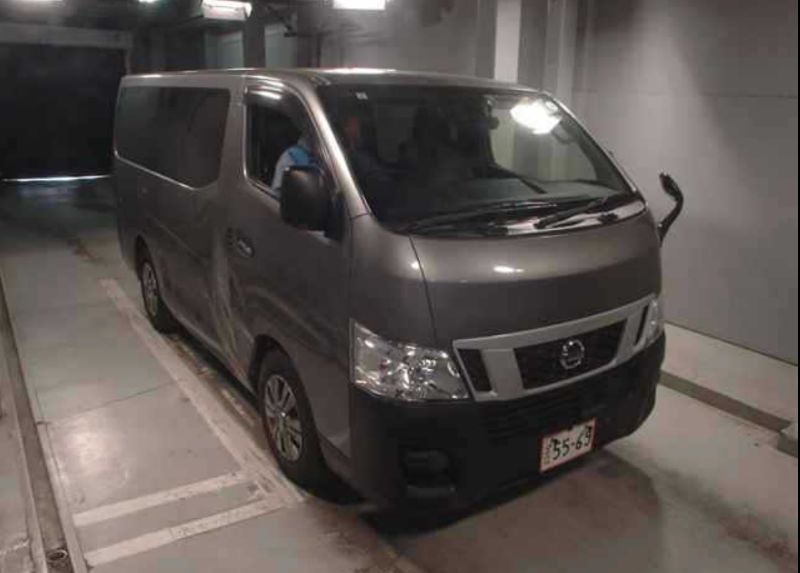  30648  NISSAN CARAVAN  2017  