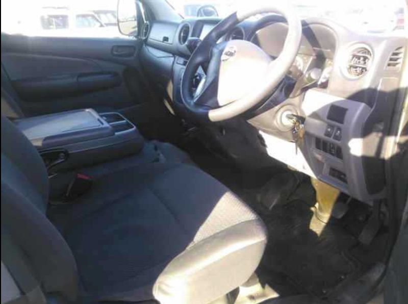  30648  NISSAN CARAVAN  2017  