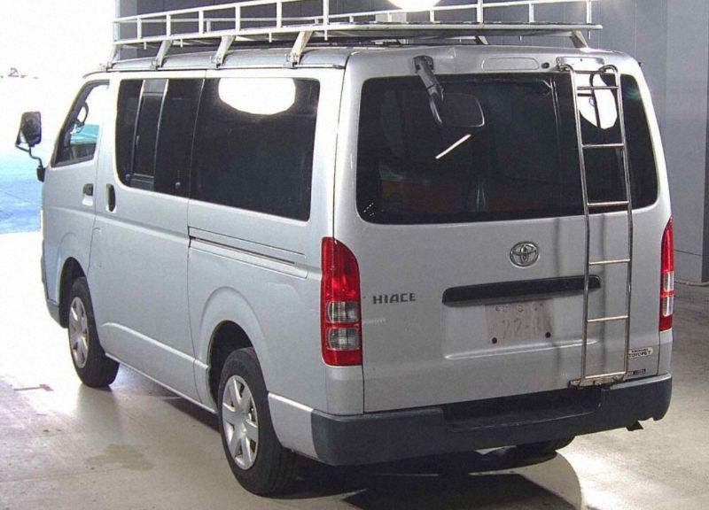  30650  TOYOTA HIACE  2005  