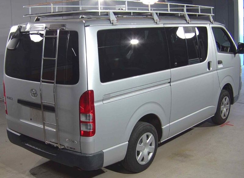  30650  TOYOTA HIACE  2005  
