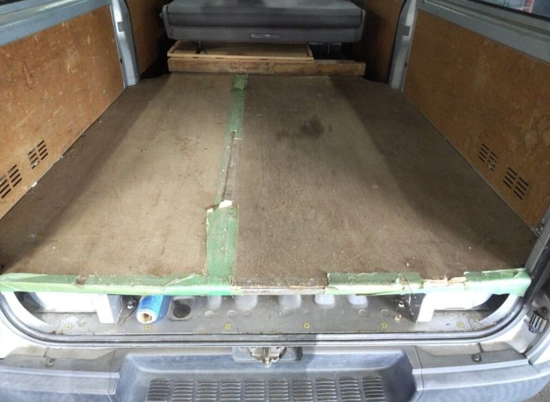  30650  TOYOTA HIACE  2005  
