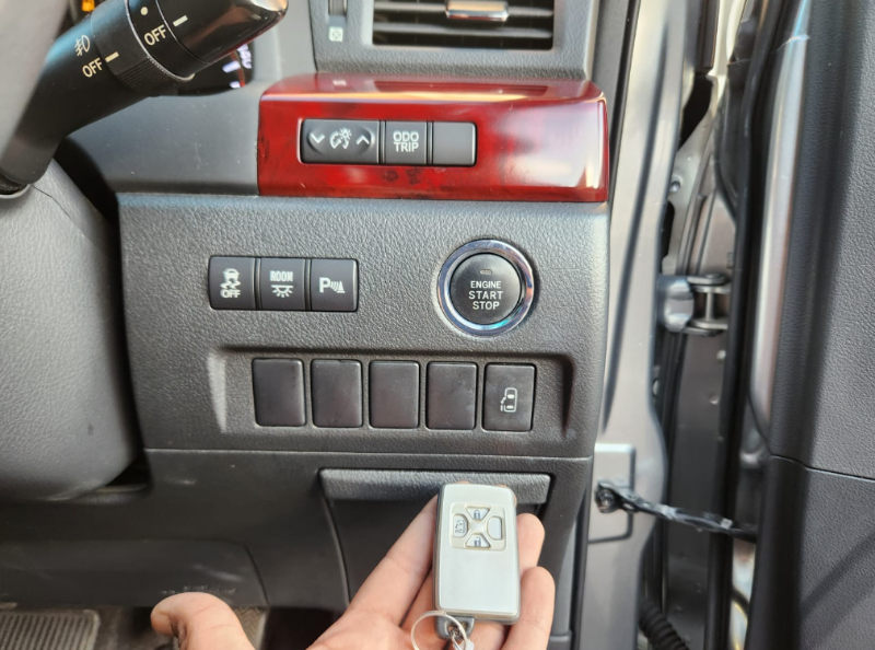 30651  TOYOTA Vellfire  2008  