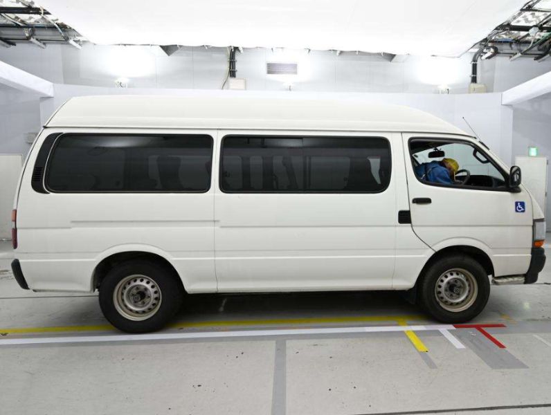  30657  TOYOTA HIACE  2002  