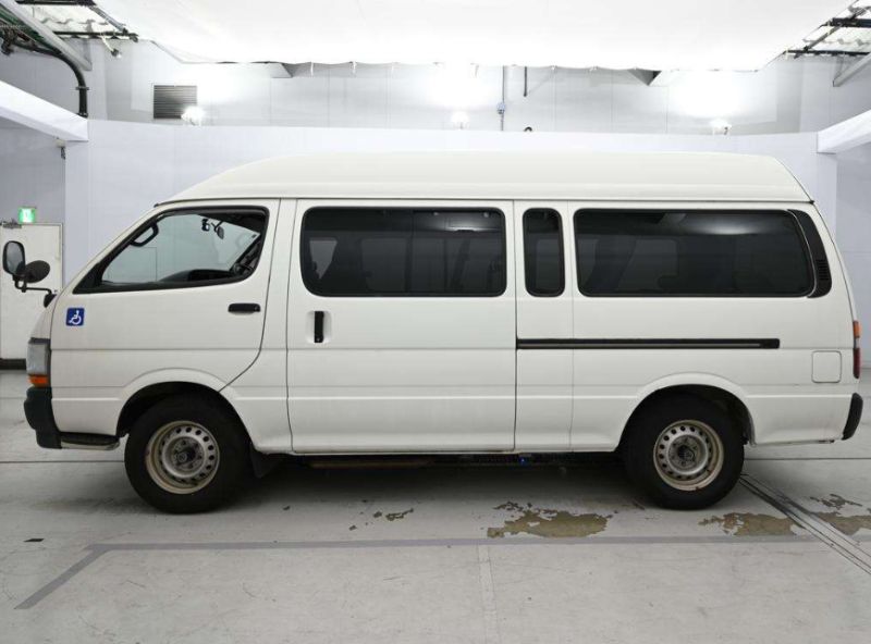  30657  TOYOTA HIACE  2002  