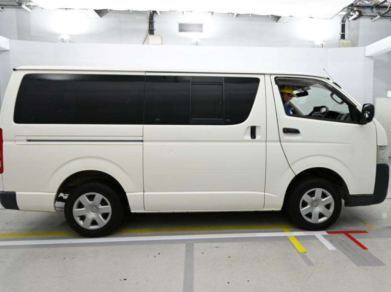  30658  TOYOTA HIACE  2004  