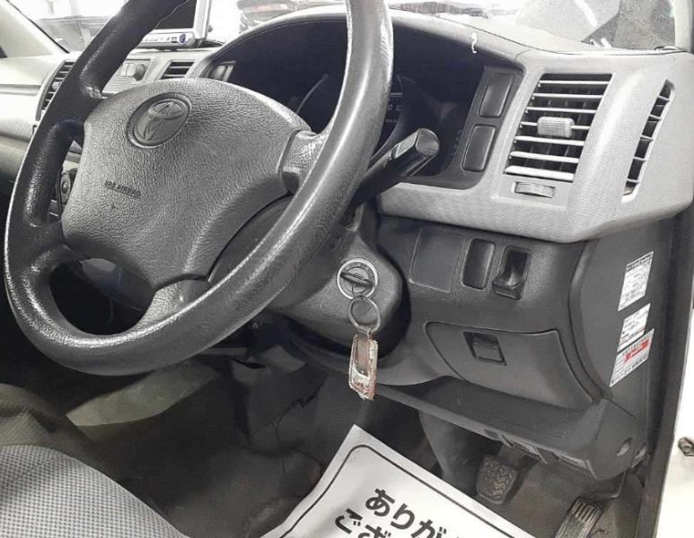  30658  TOYOTA HIACE  2004  
