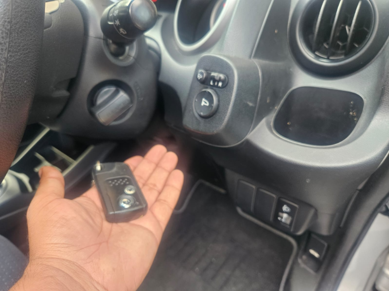  30666  HONDA FIT  2011  