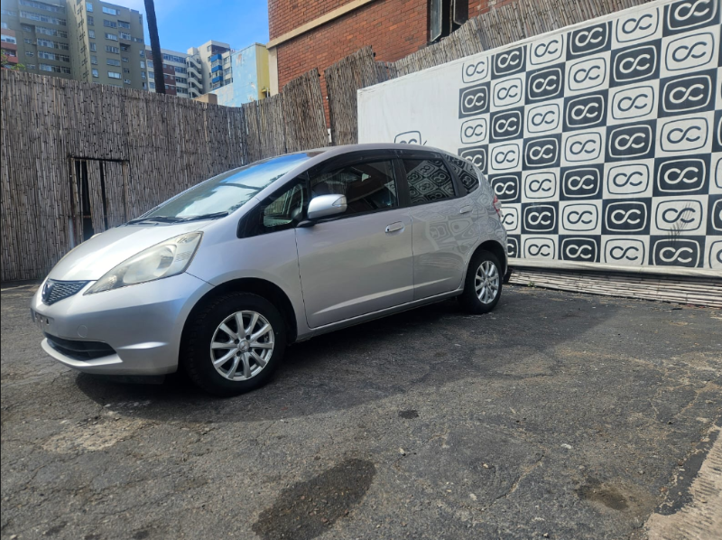  30666  HONDA FIT  2011  