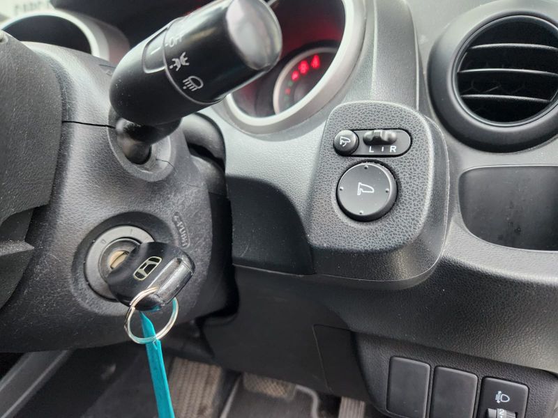  30670  HONDA FIT  2010  