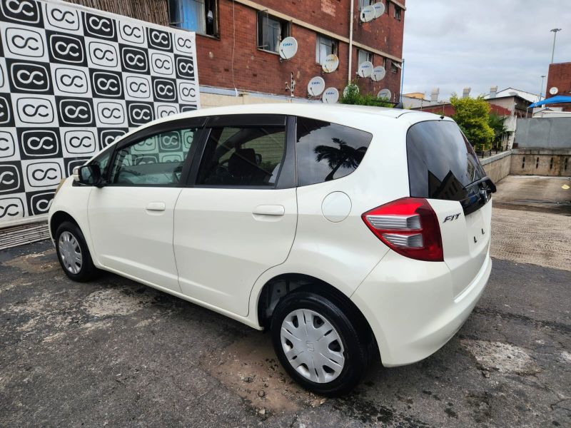  30670  HONDA FIT  2010  