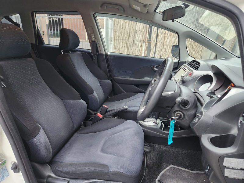  30670  HONDA FIT  2010  