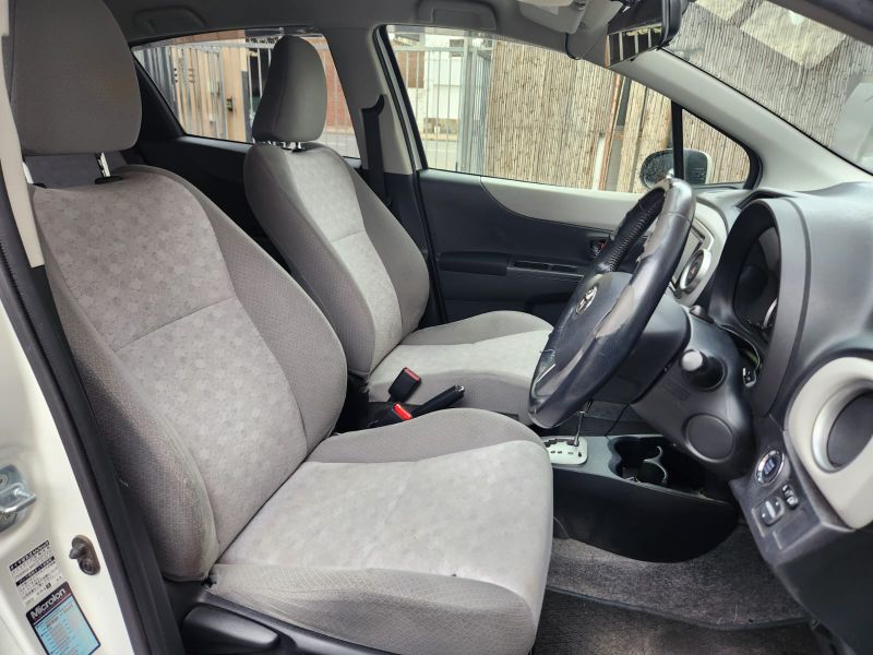  30672  TOYOTA VITZ  2011  