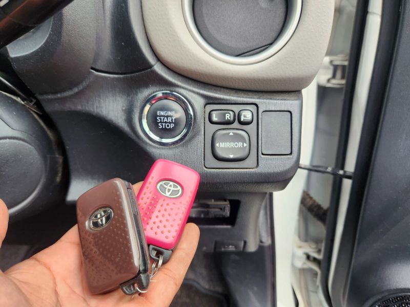  30672  TOYOTA VITZ  2011  