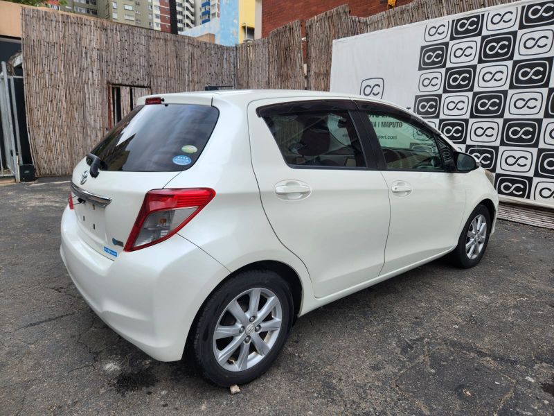  30672  TOYOTA VITZ  2011  