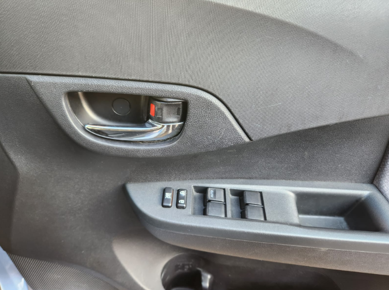  30675  TOYOTA RACTIS  2011  