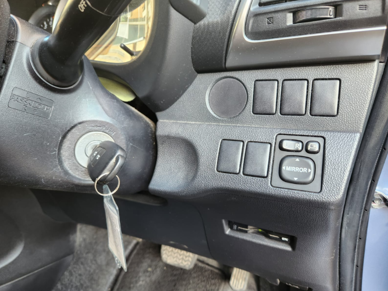  30675  TOYOTA RACTIS  2011  