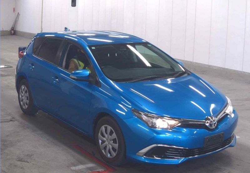  30676  TOYOTA AURIS  2017  