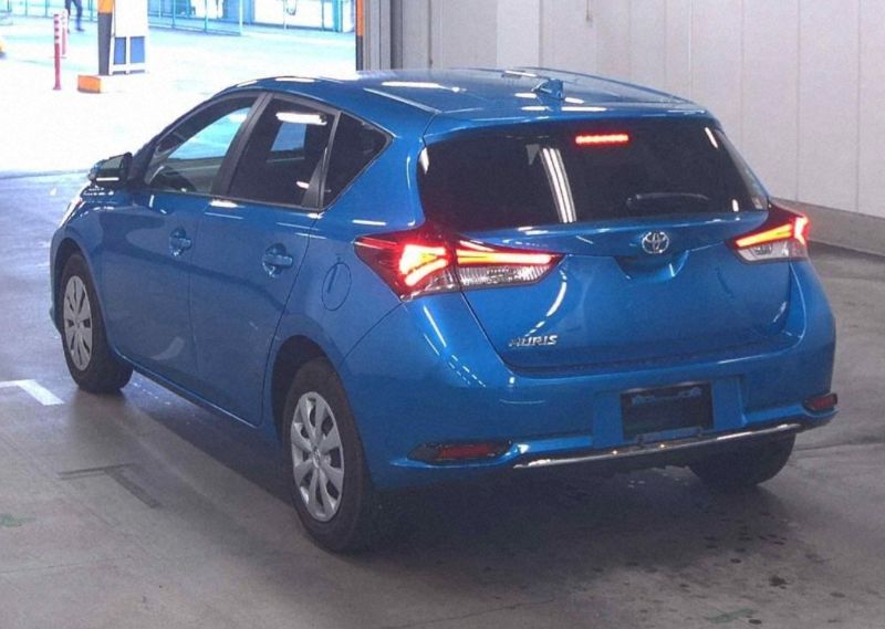  30676  TOYOTA AURIS  2017  