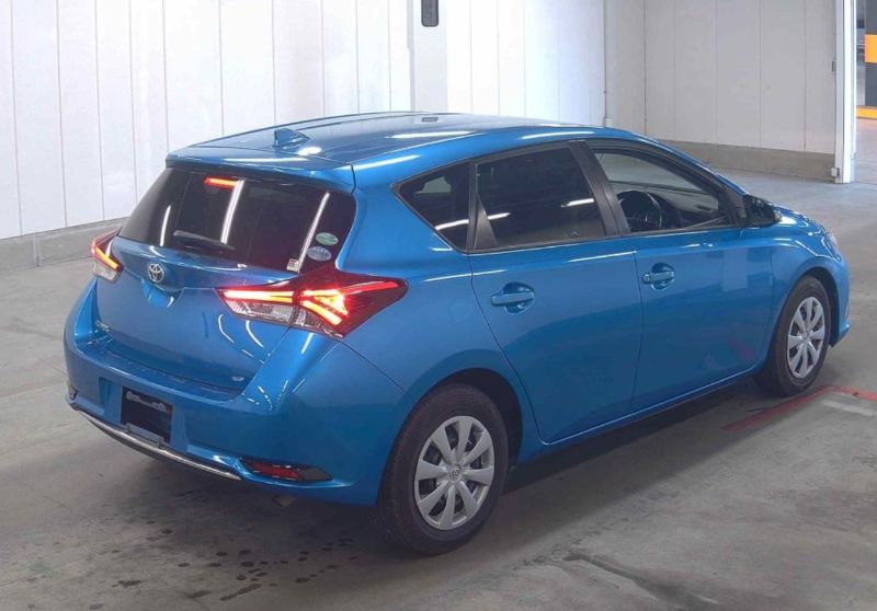  30676  TOYOTA AURIS  2017  