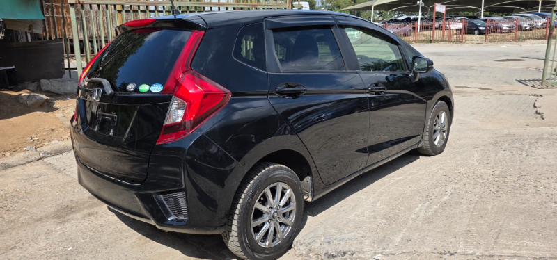  30677  HONDA FIT  2016  
