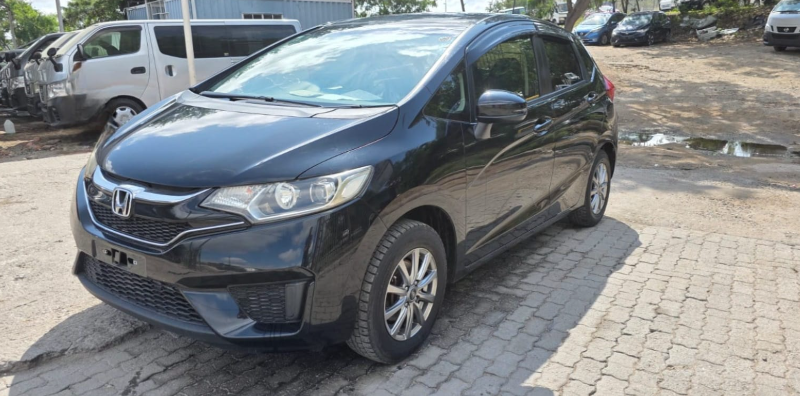  30677  HONDA FIT  2016 