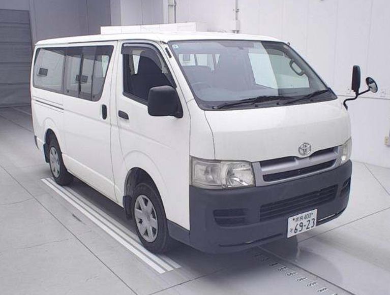  30554 TOYOTA HIACE  2016  