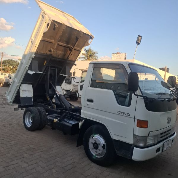  30685  TOYOTA DYNA DUMP  1995  