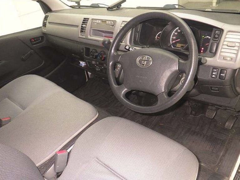  30691  TOYOTA HIACE  2010  