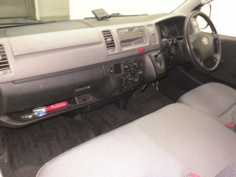  30691  TOYOTA HIACE  2010  