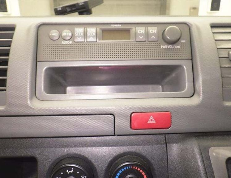  30691  TOYOTA HIACE  2010  