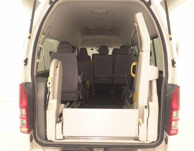  30691  TOYOTA HIACE  2010  