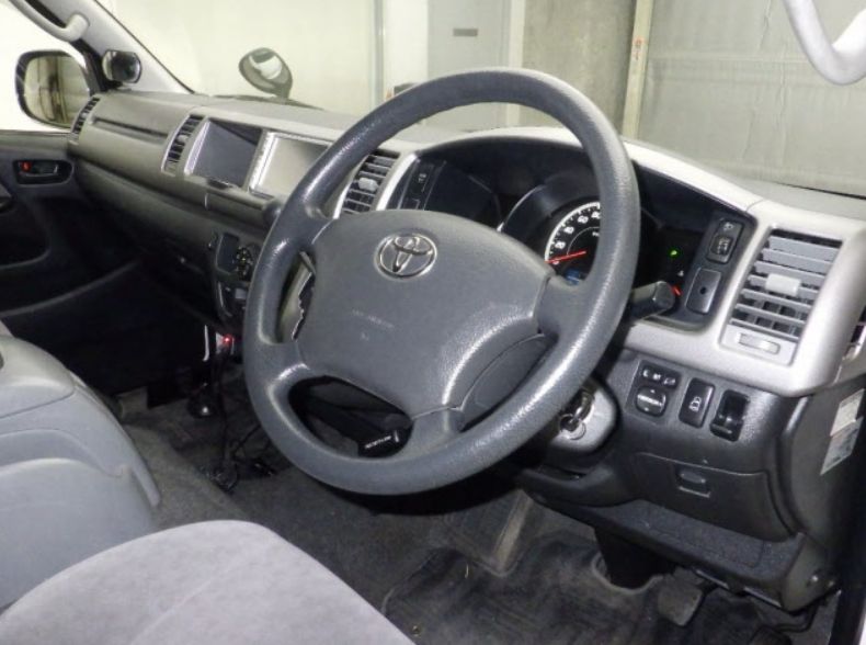  30695  TOYOTA HIACE  2008  
