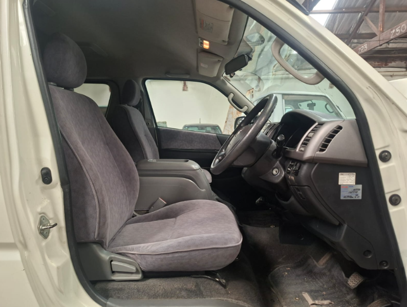 30695  TOYOTA HIACE  2008  