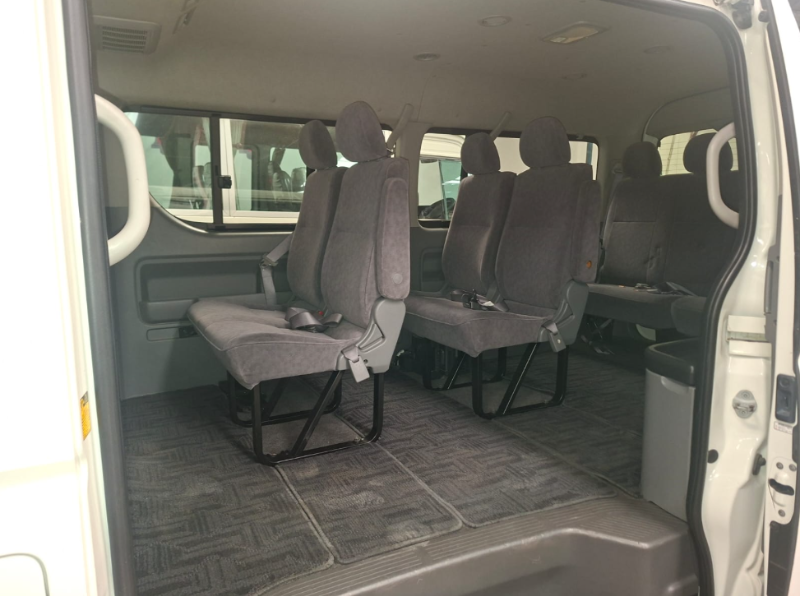  30695  TOYOTA HIACE  2008  