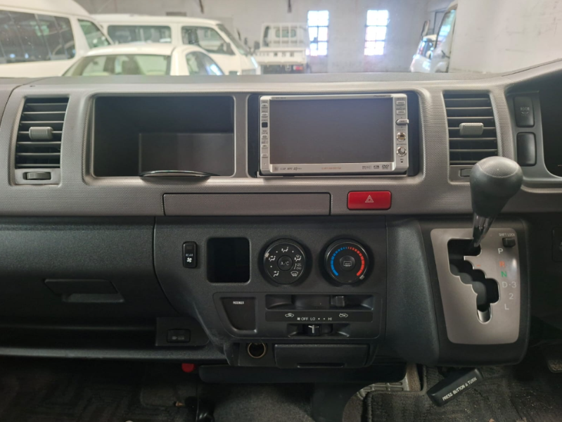  30695  TOYOTA HIACE  2008  