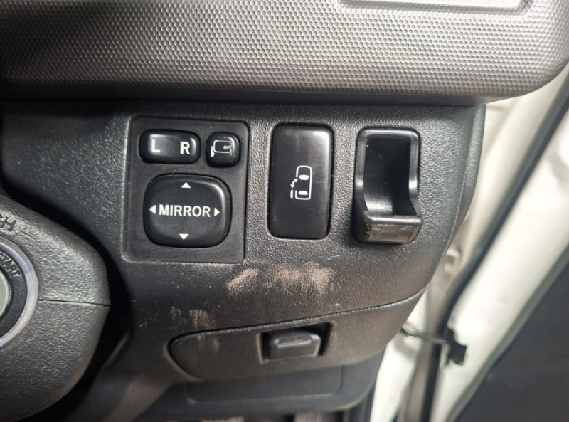  30695  TOYOTA HIACE  2008  