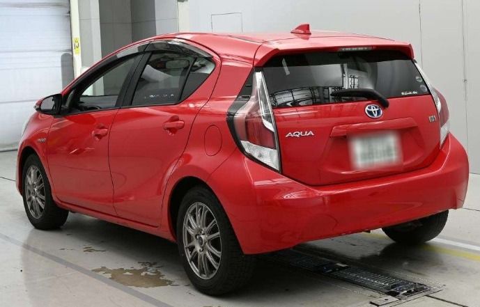  30697  TOYOTA AQUA  2016  