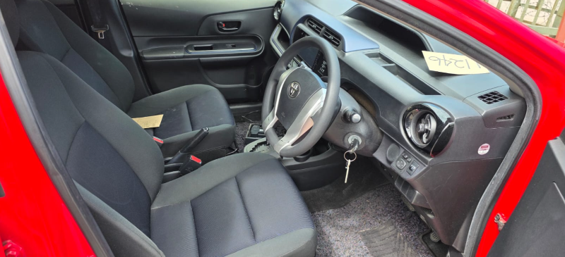  30697  TOYOTA AQUA  2016  