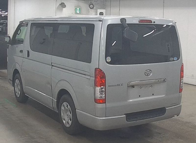  30698  TOYOTA HIACE  2016  