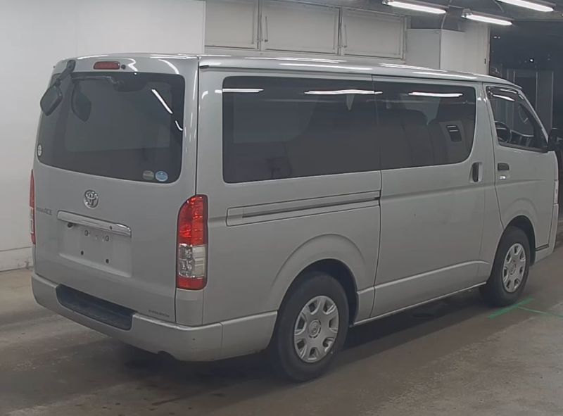  30698  TOYOTA HIACE  2016  