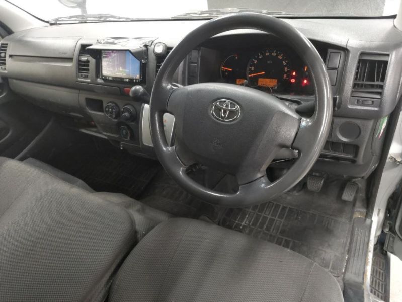  30698  TOYOTA HIACE  2016  