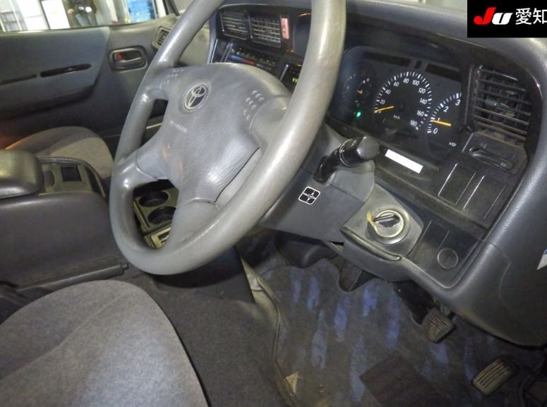  30706  TOYOTA HIACE  2001  