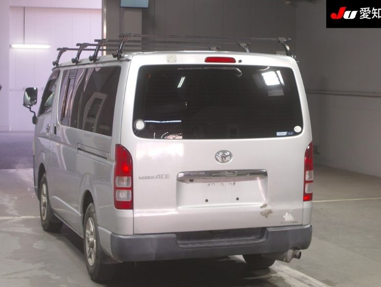  30708  TOYOTA HIACE REGIUS  2005  