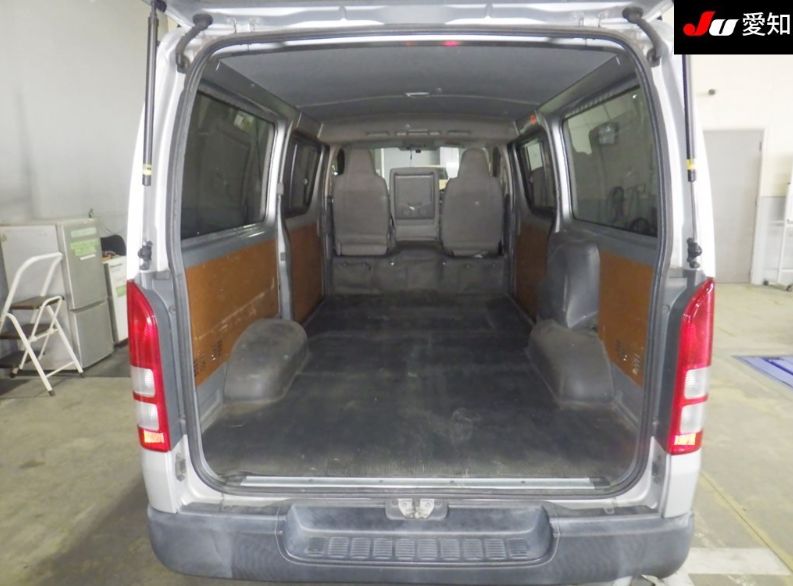 30708  TOYOTA HIACE REGIUS  2005  
