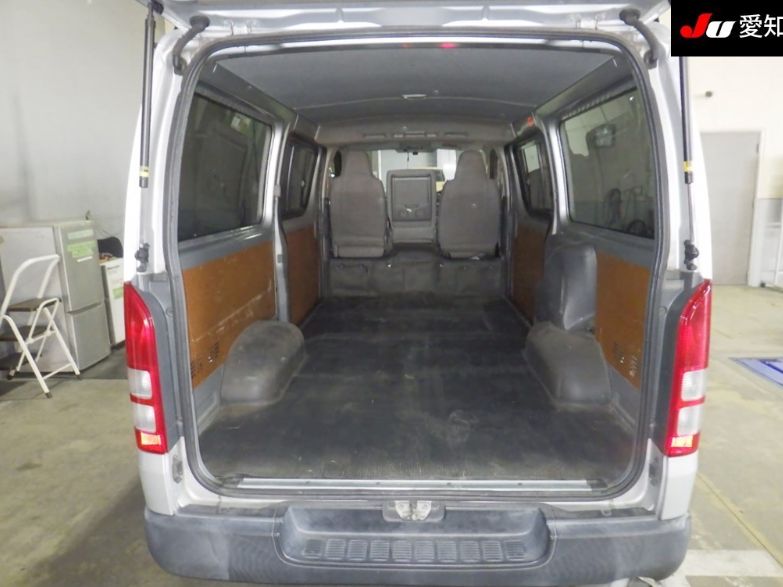 30708  TOYOTA HIACE REGIUS  2005  