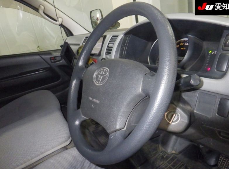  30708  TOYOTA HIACE REGIUS  2005  